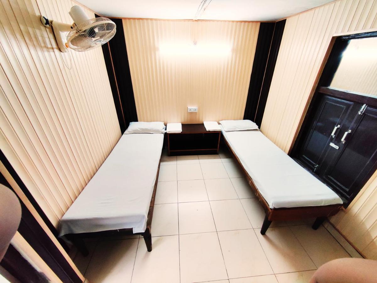 Roop Guest House Lucknow Oda fotoğraf